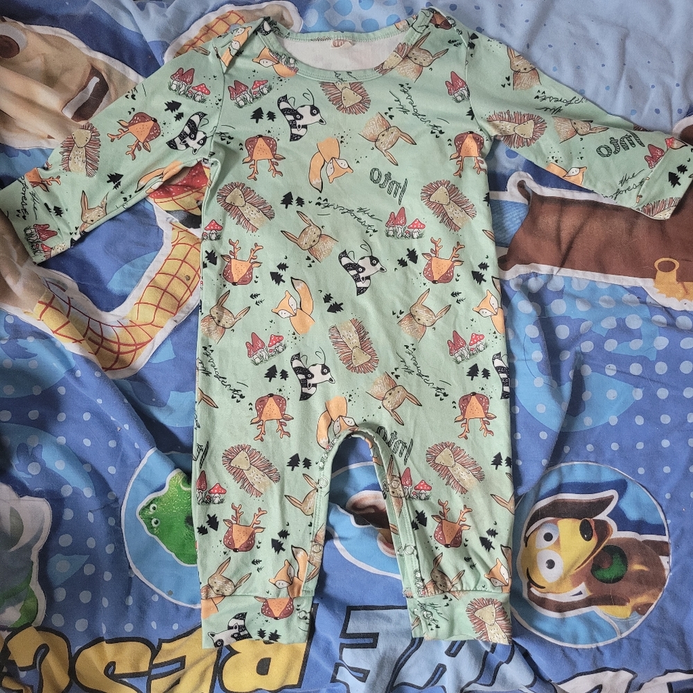 MUST BUNDLE NWOT PatPat forest print bodysuit